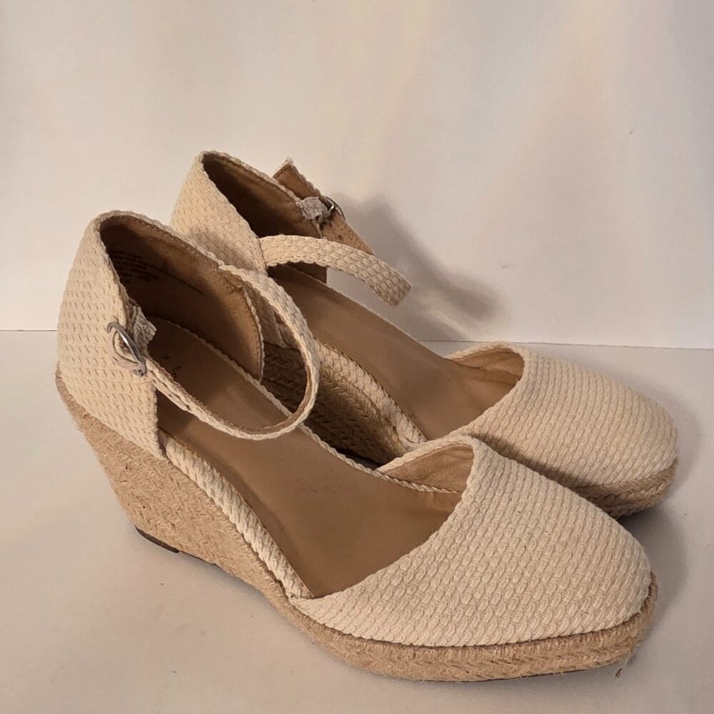 Pre-Loved A New Day Cream Canvas Wedge Shoes – Size 7